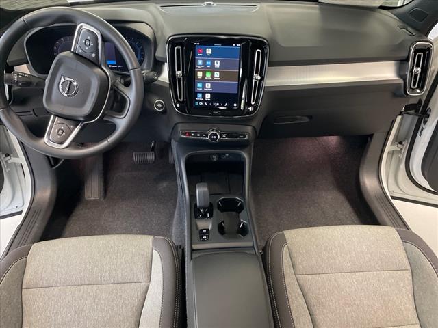 2025 Volvo XC40 B5 Core Bright Theme - Photo 17