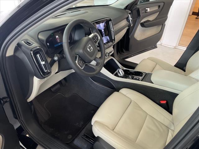 2024 Volvo XC40 B5 Plus Dark Theme - Photo 17
