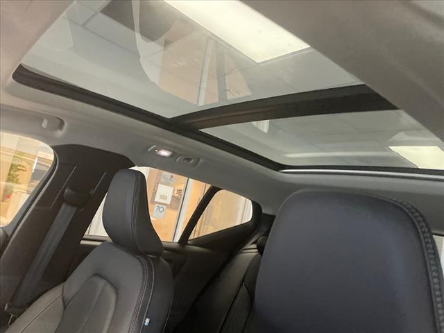 2023 Volvo XC40 B5 Plus Dark Theme - Photo 17