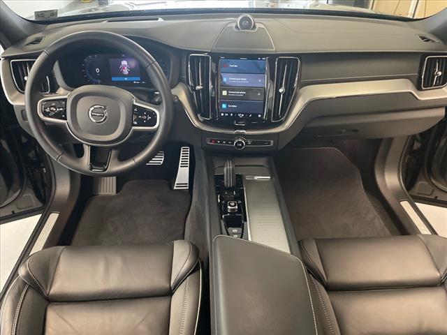 2022 Volvo XC60 B5 R-Design - Photo 18