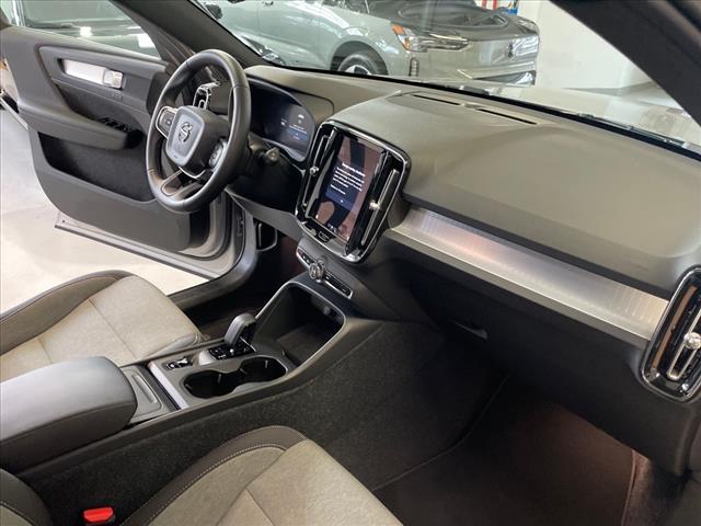 2025 Volvo XC40 B5 Core Bright Theme - Photo 18