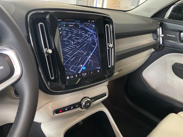 2024 Volvo XC40 B5 Plus Dark Theme - Photo 18