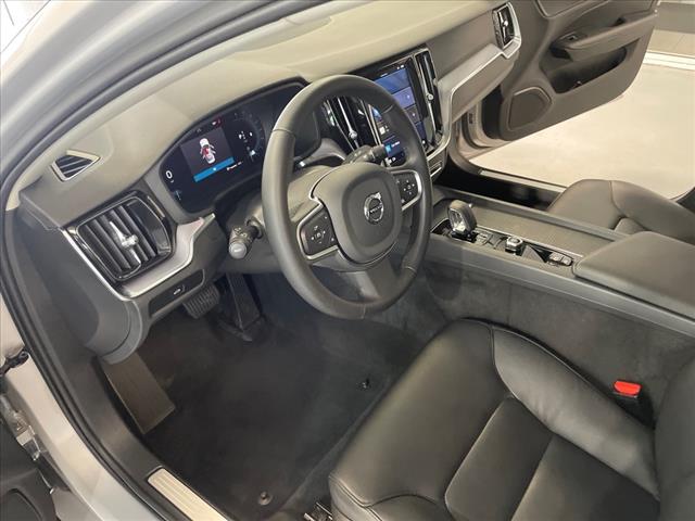 2024 Volvo S60 B5 Core Dark Theme - Photo 19