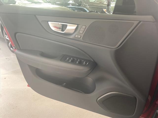 2024 Volvo S60 B5 Plus Dark Theme - Photo 19