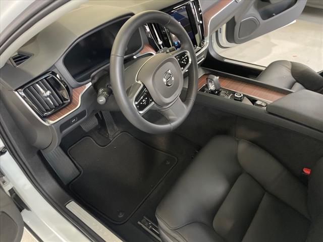 2024 Volvo S60 B5 Plus Dark Theme - Photo 19