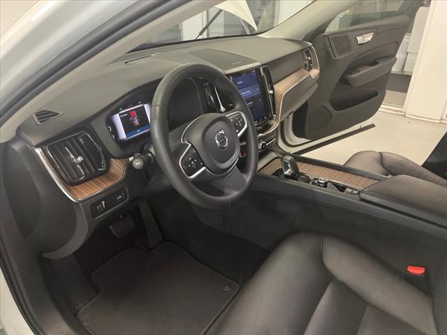 2022 Volvo XC60 B5 Momentum - Photo 19