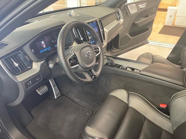 2022 Volvo XC60 B5 R-Design - Photo 19