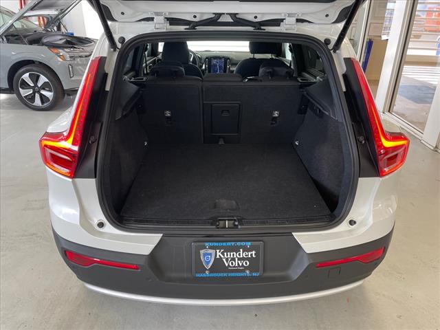 2025 Volvo XC40 B5 Core Bright Theme - Photo 19