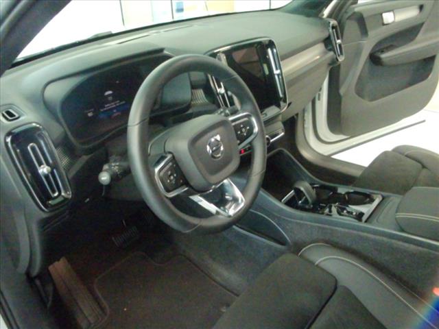 2023 Volvo XC40 B5 Plus Dark Theme - Photo 19