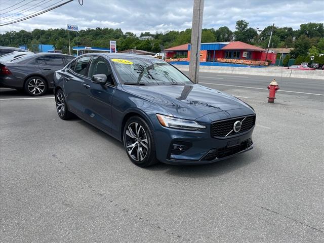 2024 Volvo S60 B5 Core Dark Theme - Photo 1