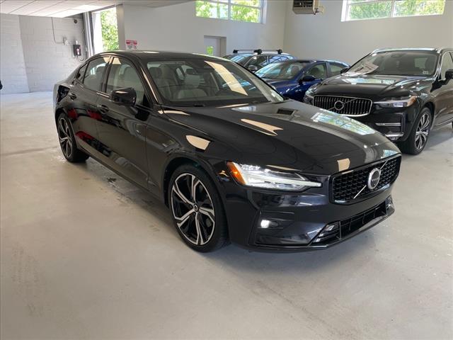 2024 Volvo S60 B5 Plus Dark Theme - Photo 1