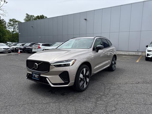 2025 Volvo XC60 T8 Plus - Photo 1