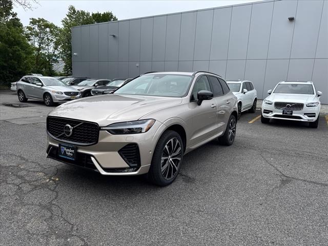 2025 Volvo XC60 B5 Plus - Photo 1