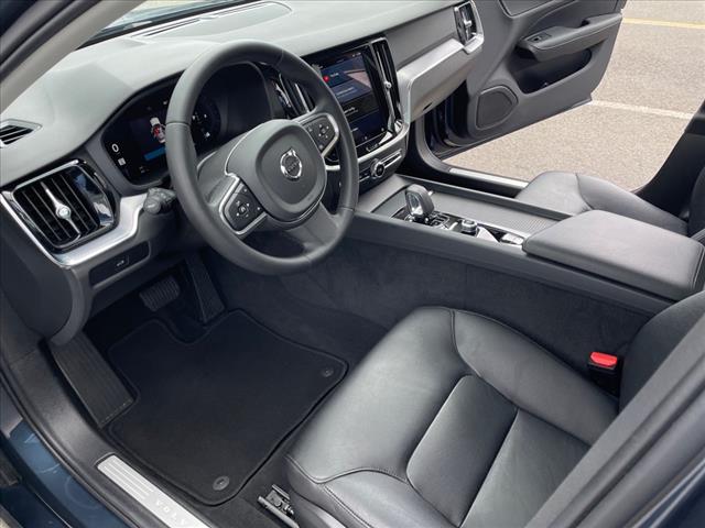 2024 Volvo S60 B5 Core Dark Theme - Photo 20
