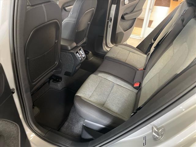 2025 Volvo XC40 B5 Core Bright Theme - Photo 20