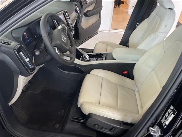 2024 Volvo XC40 B5 Plus Dark Theme - Photo 20