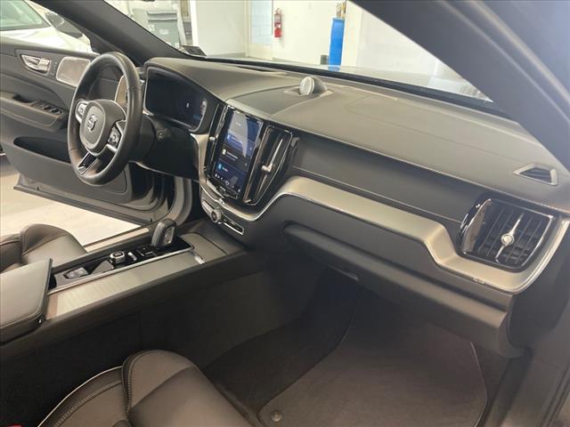 2022 Volvo XC60 B5 R-Design - Photo 21