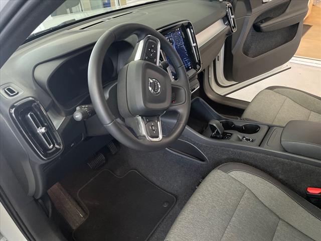 2025 Volvo XC40 B5 Core Bright Theme - Photo 21