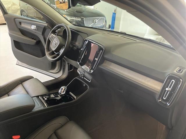 2023 Volvo XC40 B5 Plus Dark Theme - Photo 21