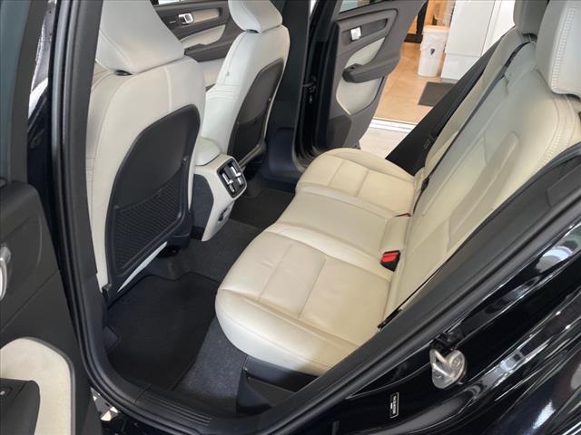 2024 Volvo XC40 B5 Plus Dark Theme - Photo 21