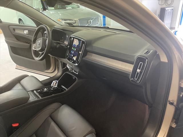 2023 Volvo XC40 B5 Plus Dark Theme - Photo 21