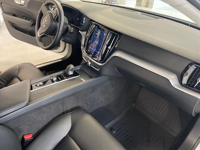 2024 Volvo S60 B5 Core Dark Theme - Photo 22