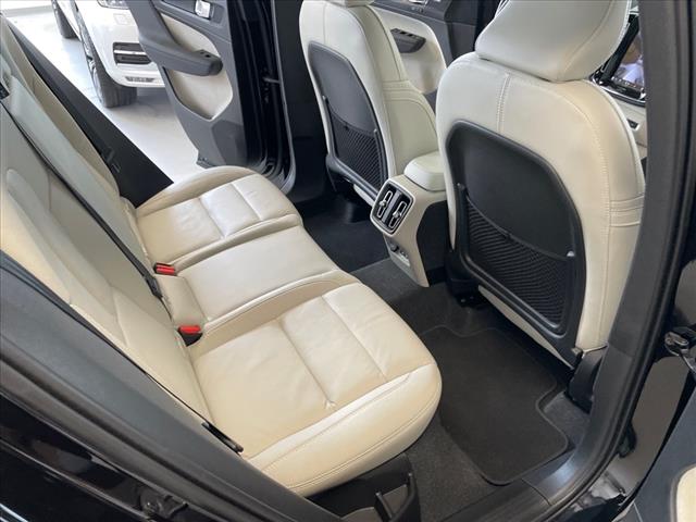 2024 Volvo XC40 B5 Plus Dark Theme - Photo 22