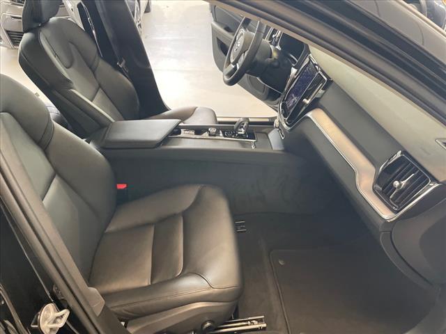 2024 Volvo S60 B5 Core Dark Theme - Photo 23