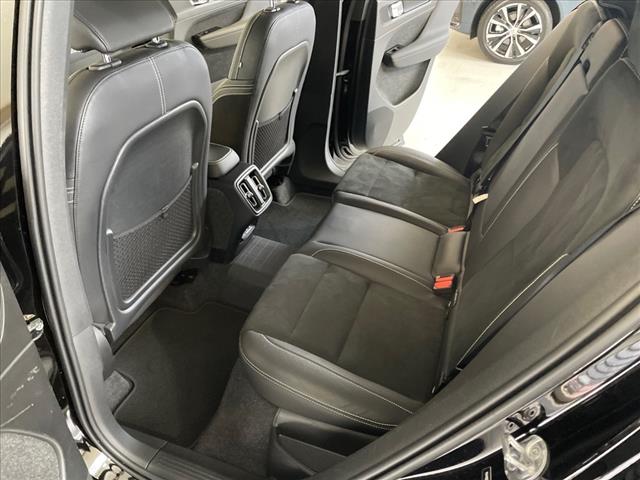 2022 Volvo XC40 T5 R-Design - Photo 23