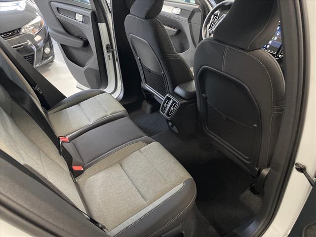 2025 Volvo XC40 B5 Core Bright Theme - Photo 23