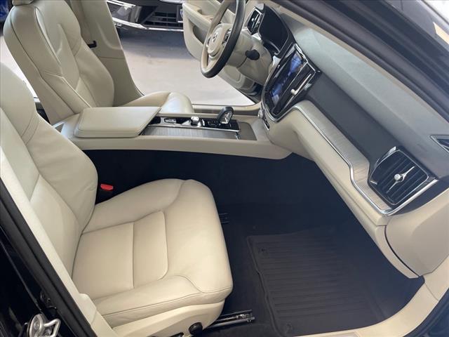2024 Volvo S60 B5 Plus Dark Theme - Photo 24