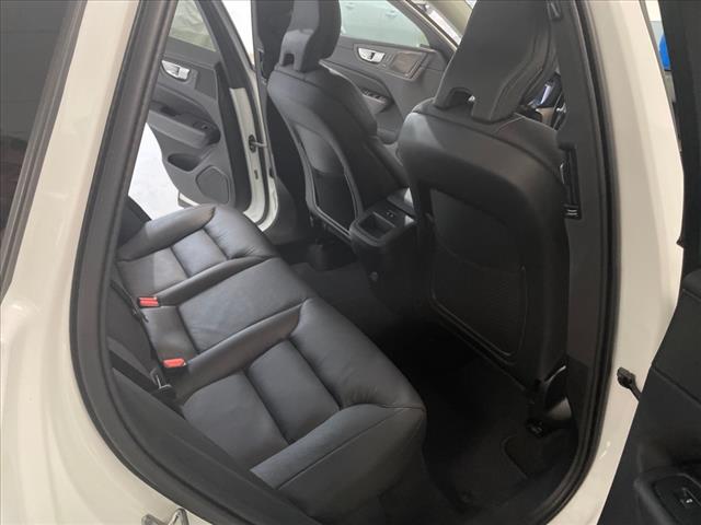 2022 Volvo XC60 B5 Momentum - Photo 24