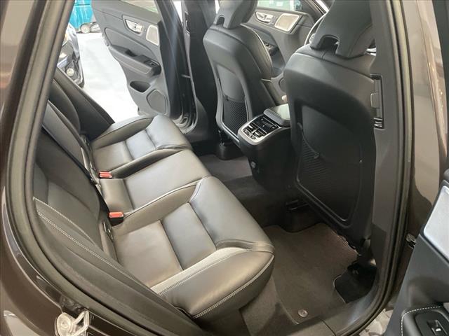 2022 Volvo XC60 B5 R-Design - Photo 24