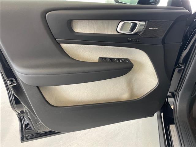 2024 Volvo XC40 B5 Plus Dark Theme - Photo 24
