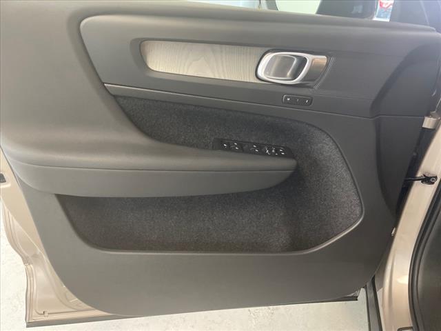 2023 Volvo XC40 B5 Plus Dark Theme - Photo 24