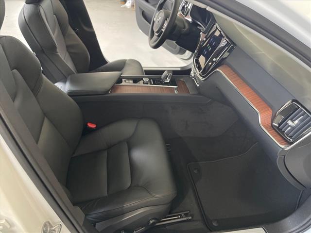 2024 Volvo S60 B5 Plus Dark Theme - Photo 25