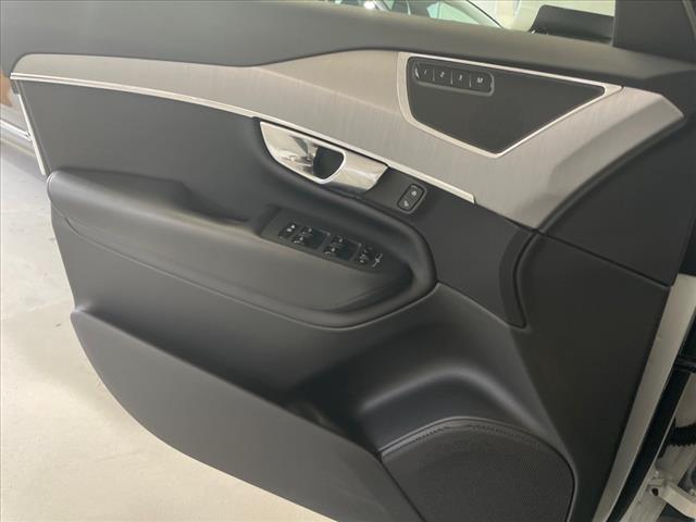 2022 Volvo XC90 T5 Momentum 7 Passenger - Photo 25