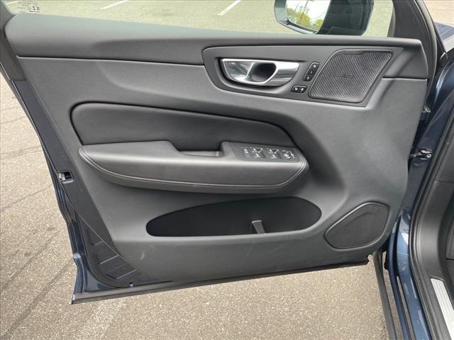 2023 Volvo XC60 B5 Plus Dark Theme - Photo 25