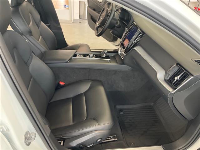 2024 Volvo S60 B5 Core Dark Theme - Photo 26
