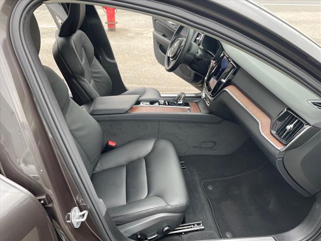 2024 Volvo S60 B5 Plus Dark Theme - Photo 26