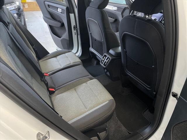 2025 Volvo XC40 B5 Core Bright Theme - Photo 26