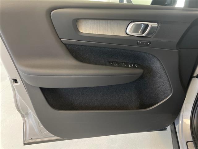 2023 Volvo XC40 B5 Plus Dark Theme - Photo 26
