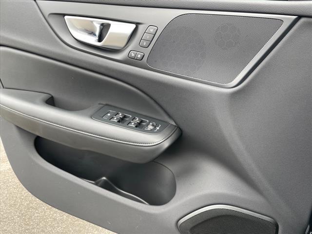 2024 Volvo S60 B5 Core Dark Theme - Photo 27