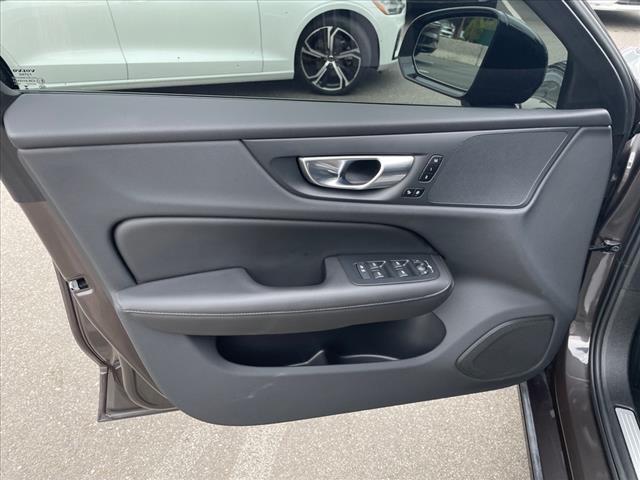 2024 Volvo S60 B5 Plus Dark Theme - Photo 27
