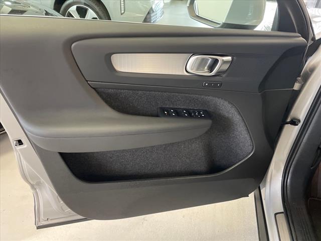 2025 Volvo XC40 B5 Core Bright Theme - Photo 27