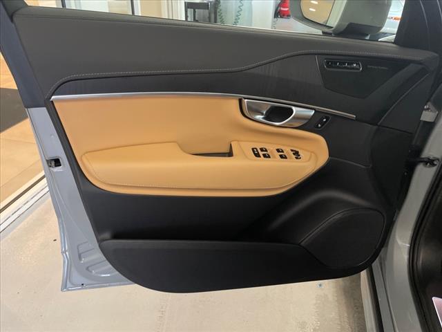 2024 Volvo XC90 Recharge T8 Ultimate Bright Theme 7-Seater - Photo 28