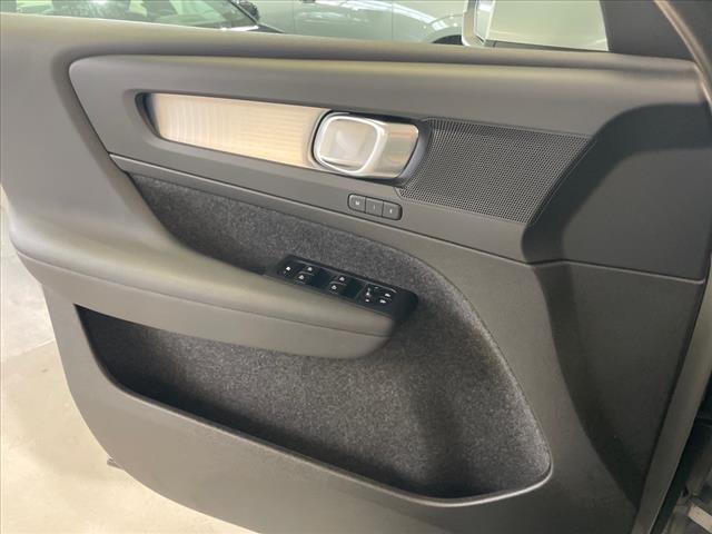 2025 Volvo XC40 B5 Core Bright Theme - Photo 28