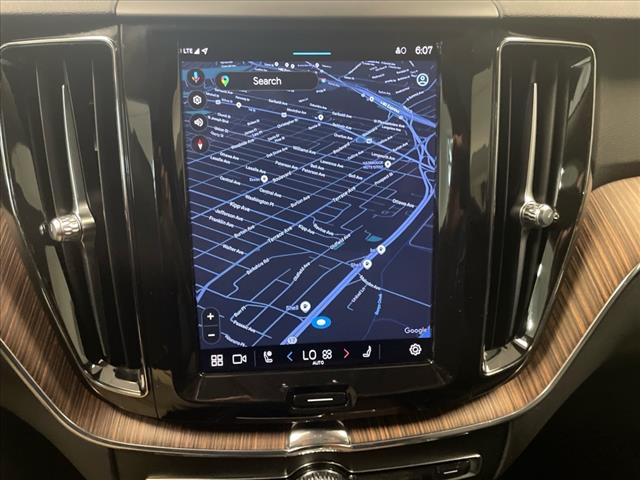 2022 Volvo XC60 B5 Momentum - Photo 29
