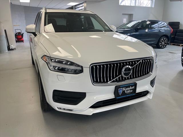 2022 Volvo XC90 T5 Momentum 7 Passenger - Photo 2