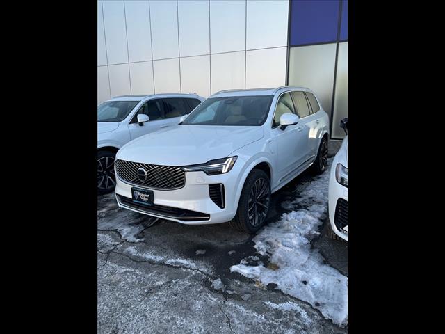 2025 Volvo XC90 T8 Core 7-Seater - Photo 2